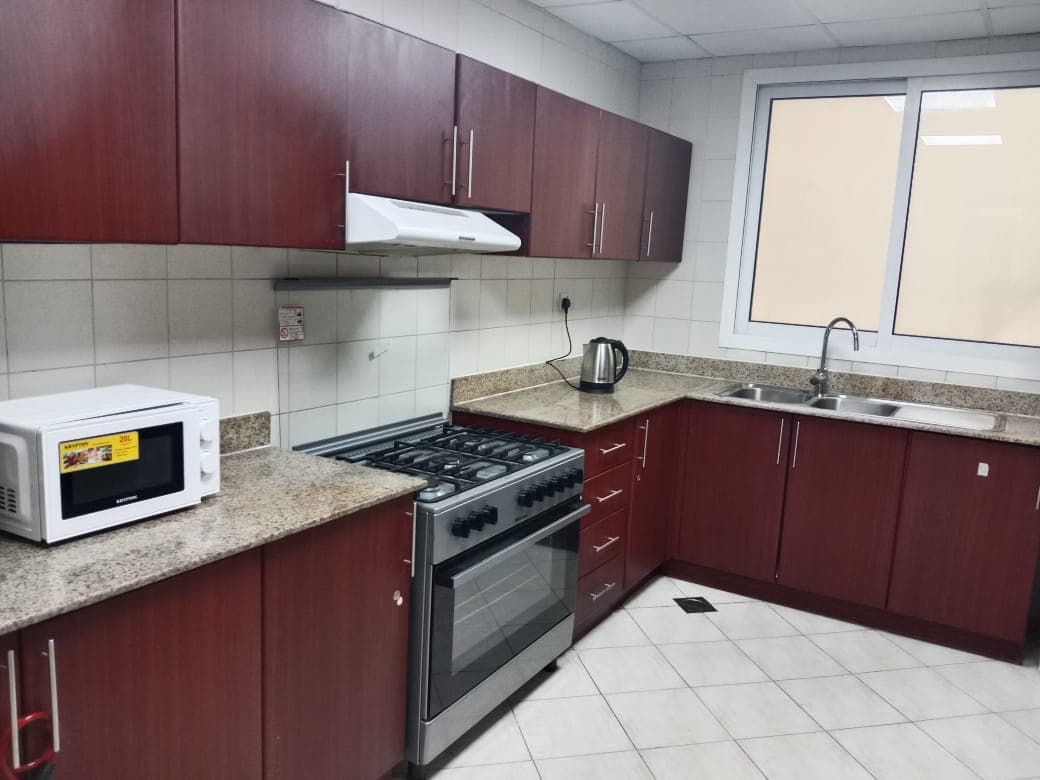 Spacious 3 BHK Apartment with Maid Room in Al Khail Heights, Dubai 6